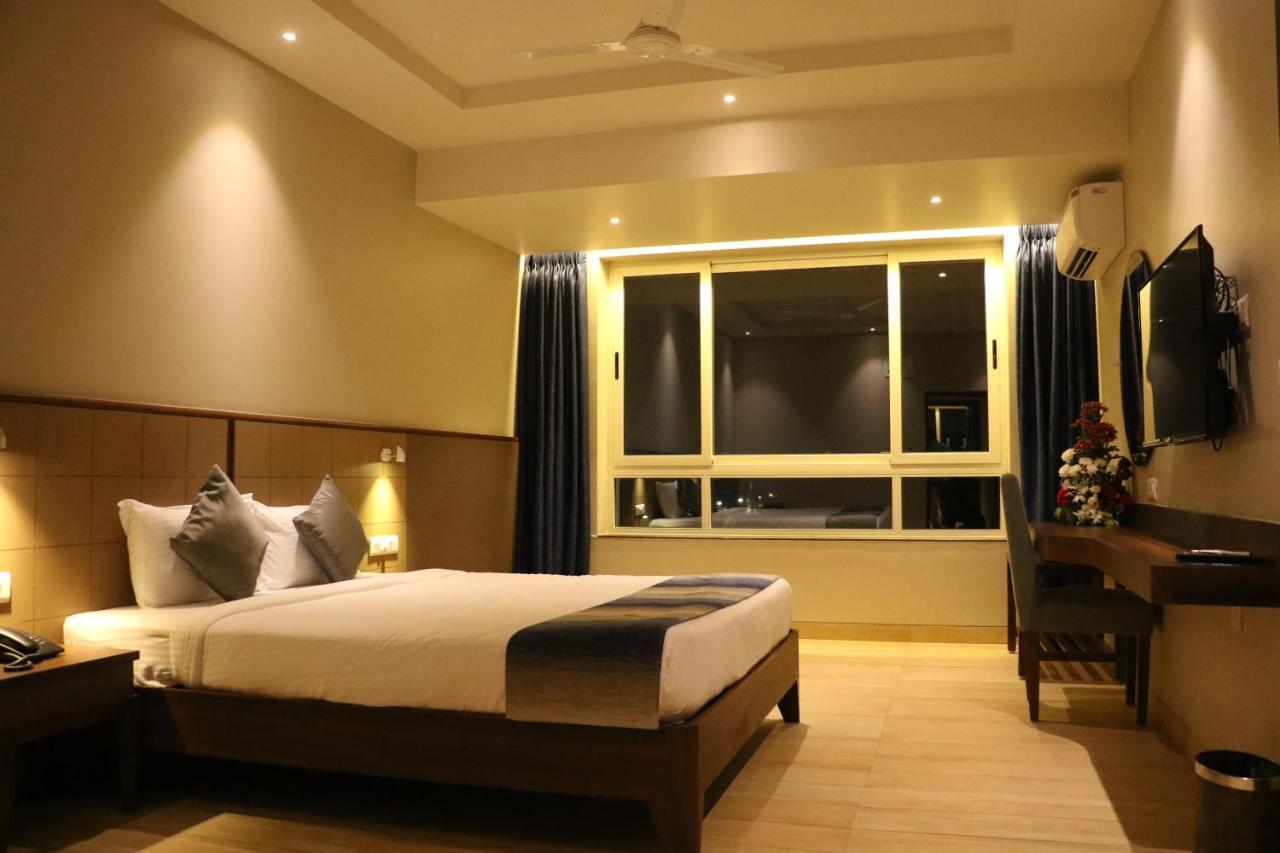 Cosmique Clarks Inn Suites Goa Madgaon Exterior photo